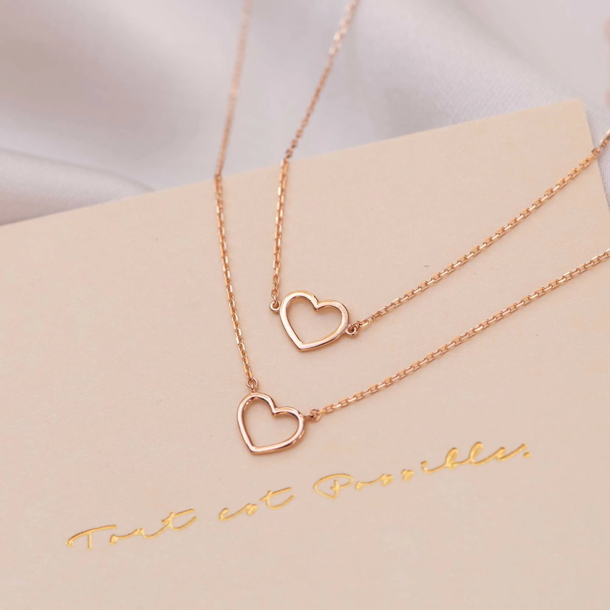 Cadeau d'Isabel 14 karat rose gold necklace with bracelet gift set with heart
