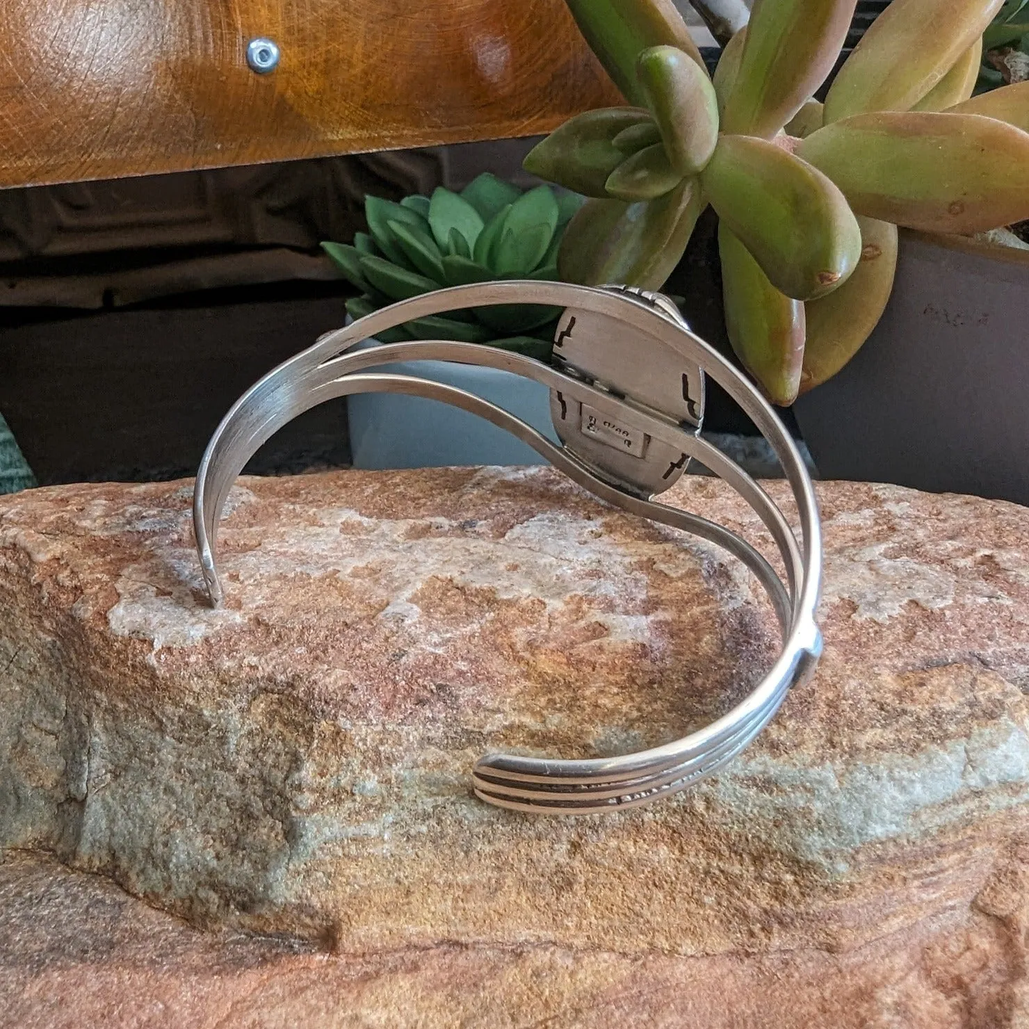 Navajo Made Spiny Oyster Shell Cuff GJ-BRC-0045