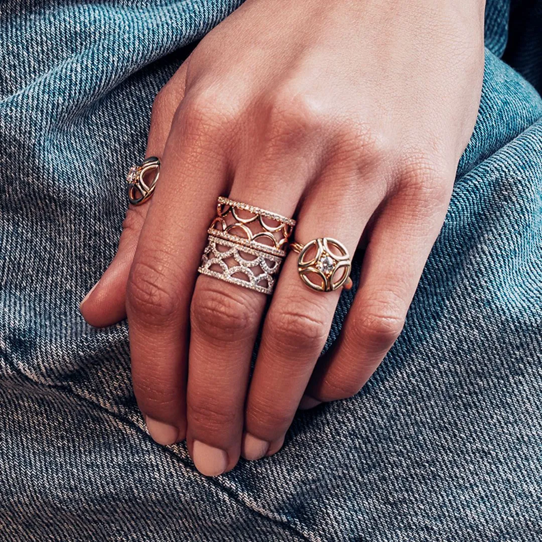Perpétuel.le semi-pavée ring band